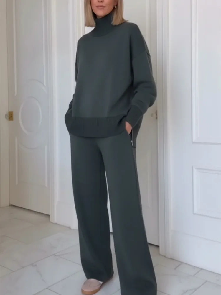 FRIGNANO - Set due pezzi con collo alto e pantaloni dritti