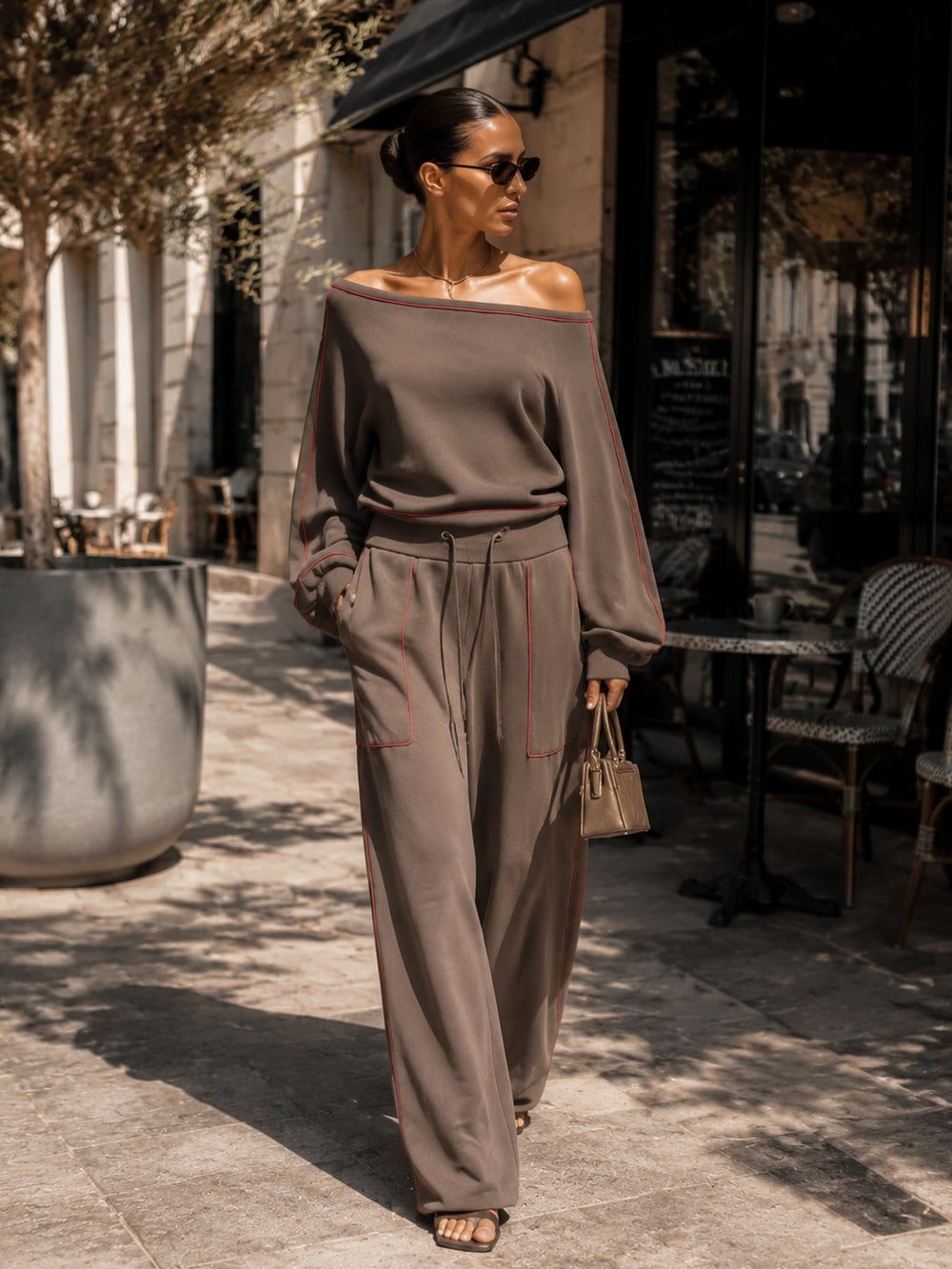 FONTE - Completo marrone asimmetrico con pantaloni wide leg