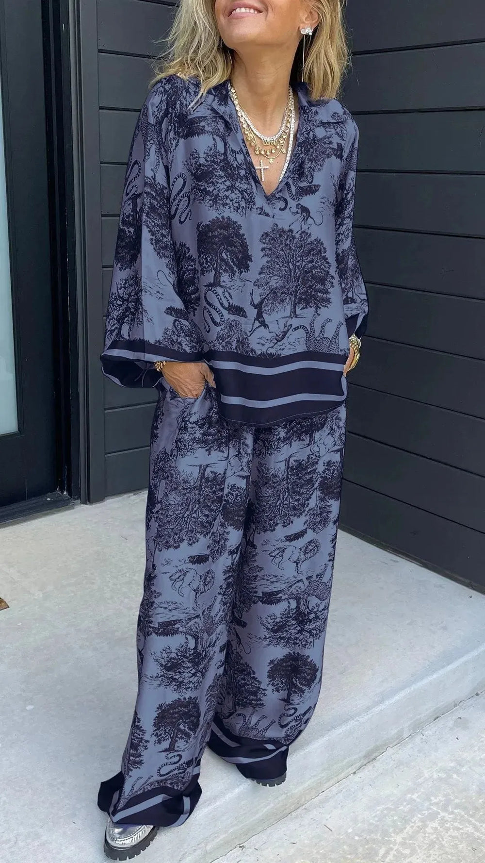 CASAPINTA - Completo casual donna stampato con scollo V e maniche lunghe