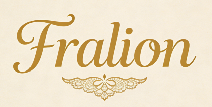 TREVIGNANO - Felpa con cappuccio e stampa geometrica astratta