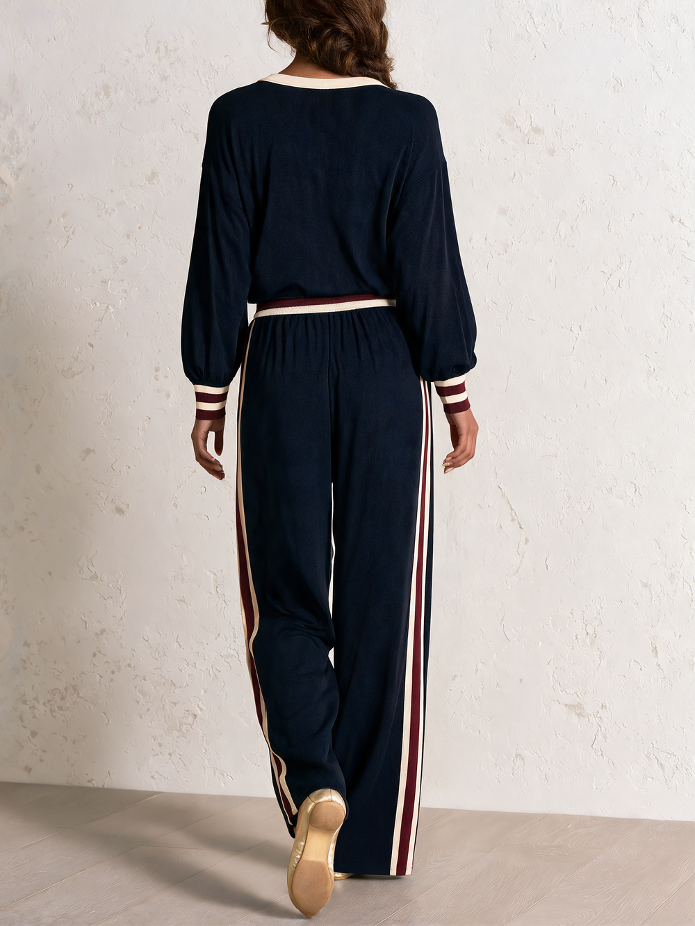 AVOLA - Completo in maglia blu a righe, top scollo e pantaloni ampi