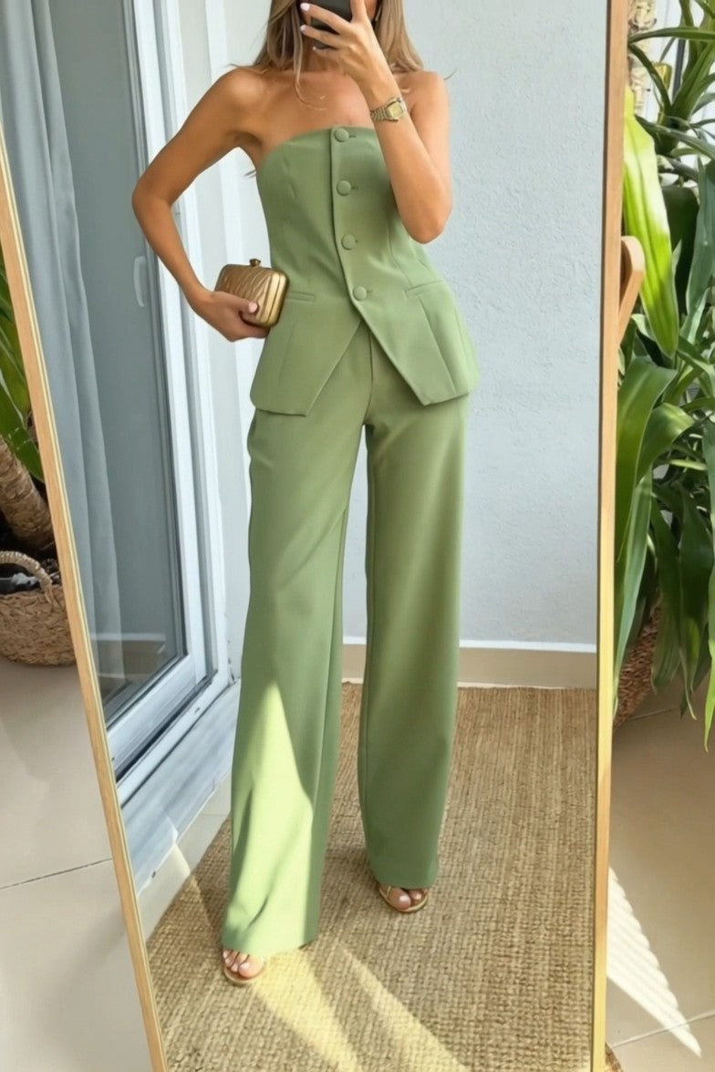 GIULIA - Completo due pezzi verde con bottoni e design senza spalline — SHOT 1