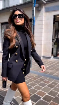 Quante tailleur lovers online? ❤️ [Video] | Luxury double button blazer dress for fall, Luxury double-breasted long sleeve suit for fall, Luxury double-breasted blazer dress for business