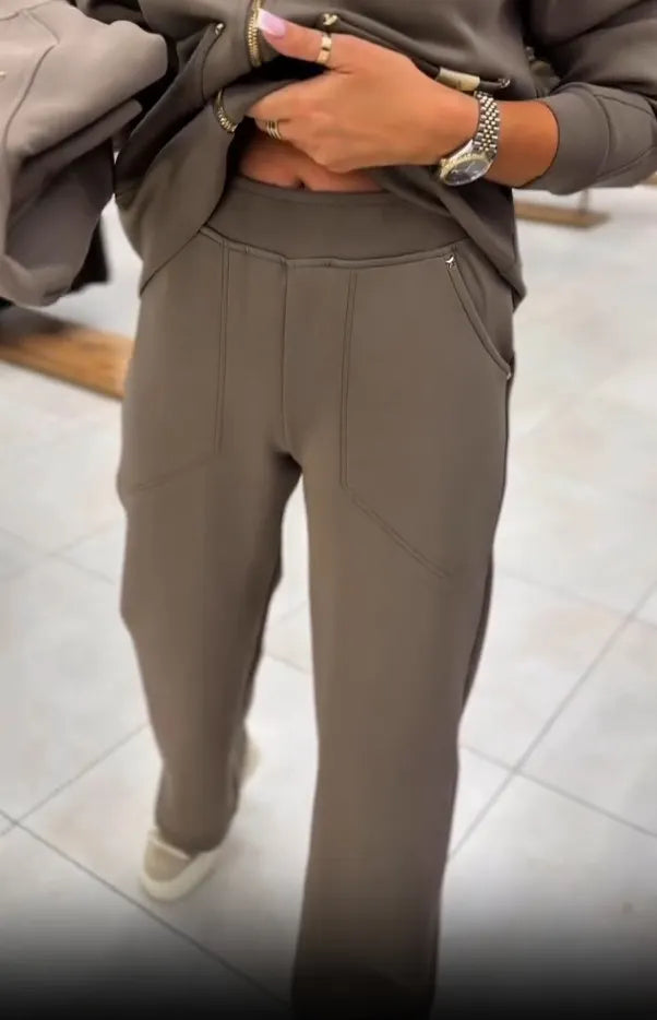 GIBA - Completo marrone con giacca corta e pantaloni wide leg