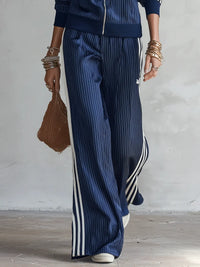 ELLO - Set due pezzi blu in raso gessato con giacca zip e pantaloni ampi