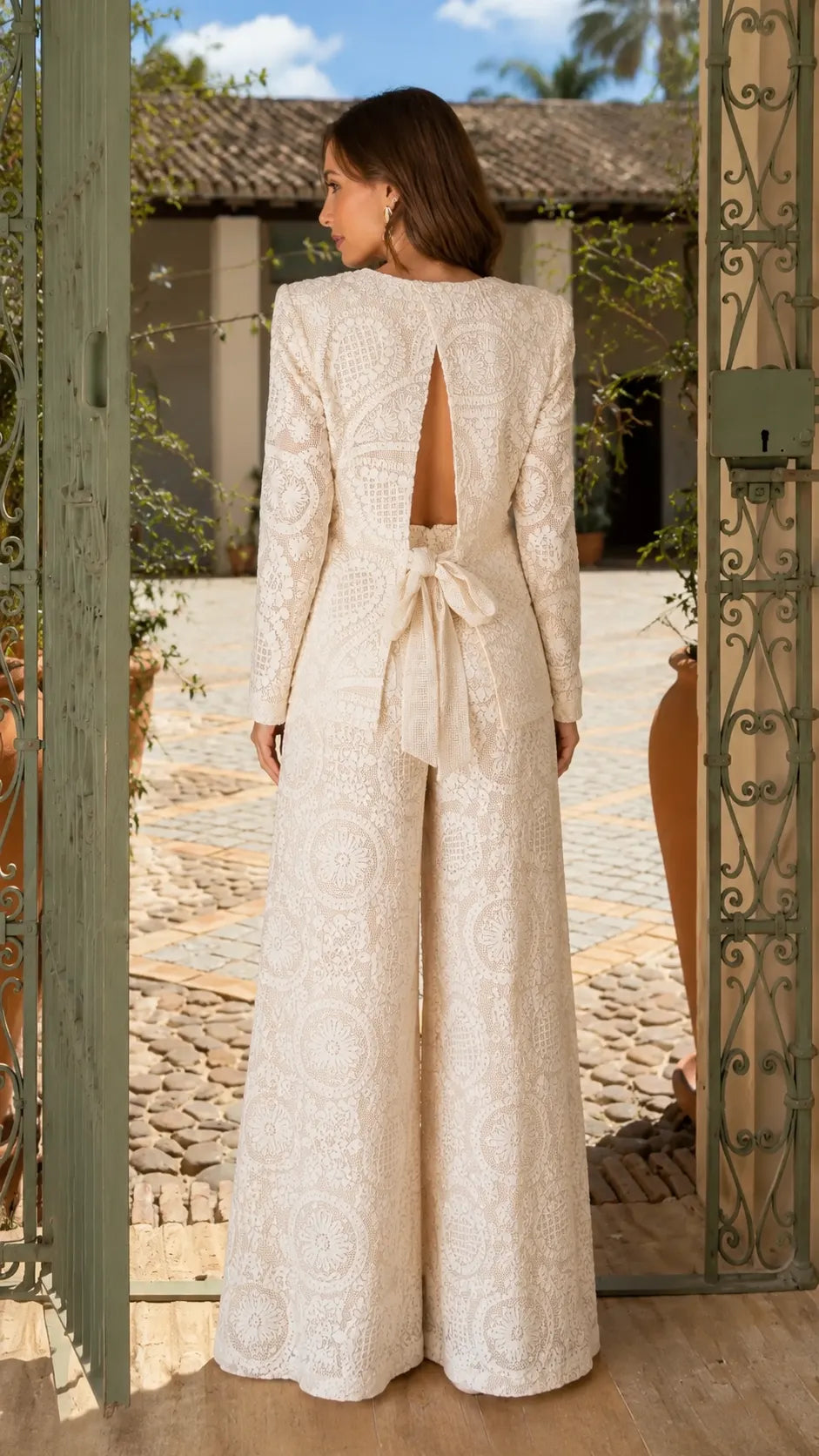 SOLETO - Set due pezzi in pizzo con blazer e pantaloni ampi