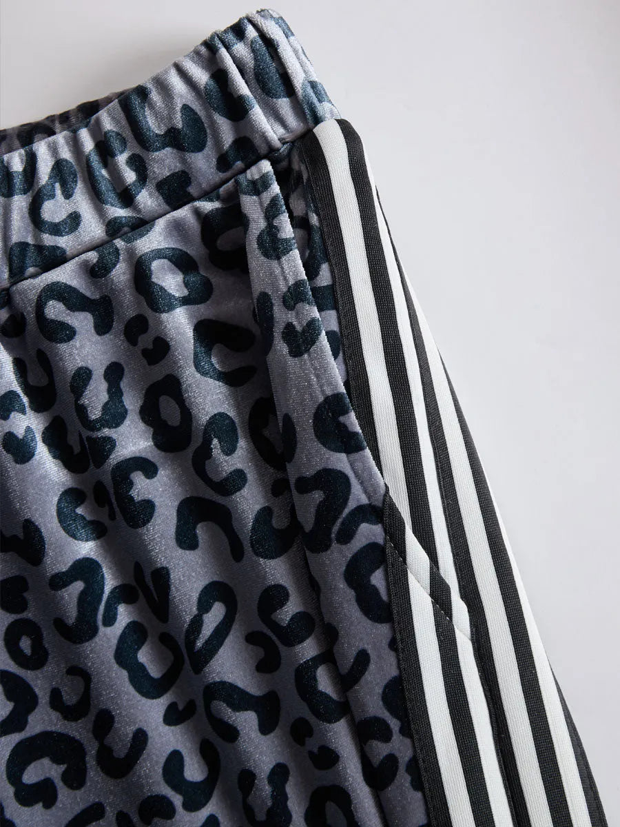 CASAZZA - Completo grigio in velluto leopardato con righe retro