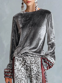 ORRIA - uto grigio con T-shirt bordata e pantaloni leopardati a palazzo