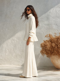 TAVERNERIO - Completo bianco con pantaloni a righe