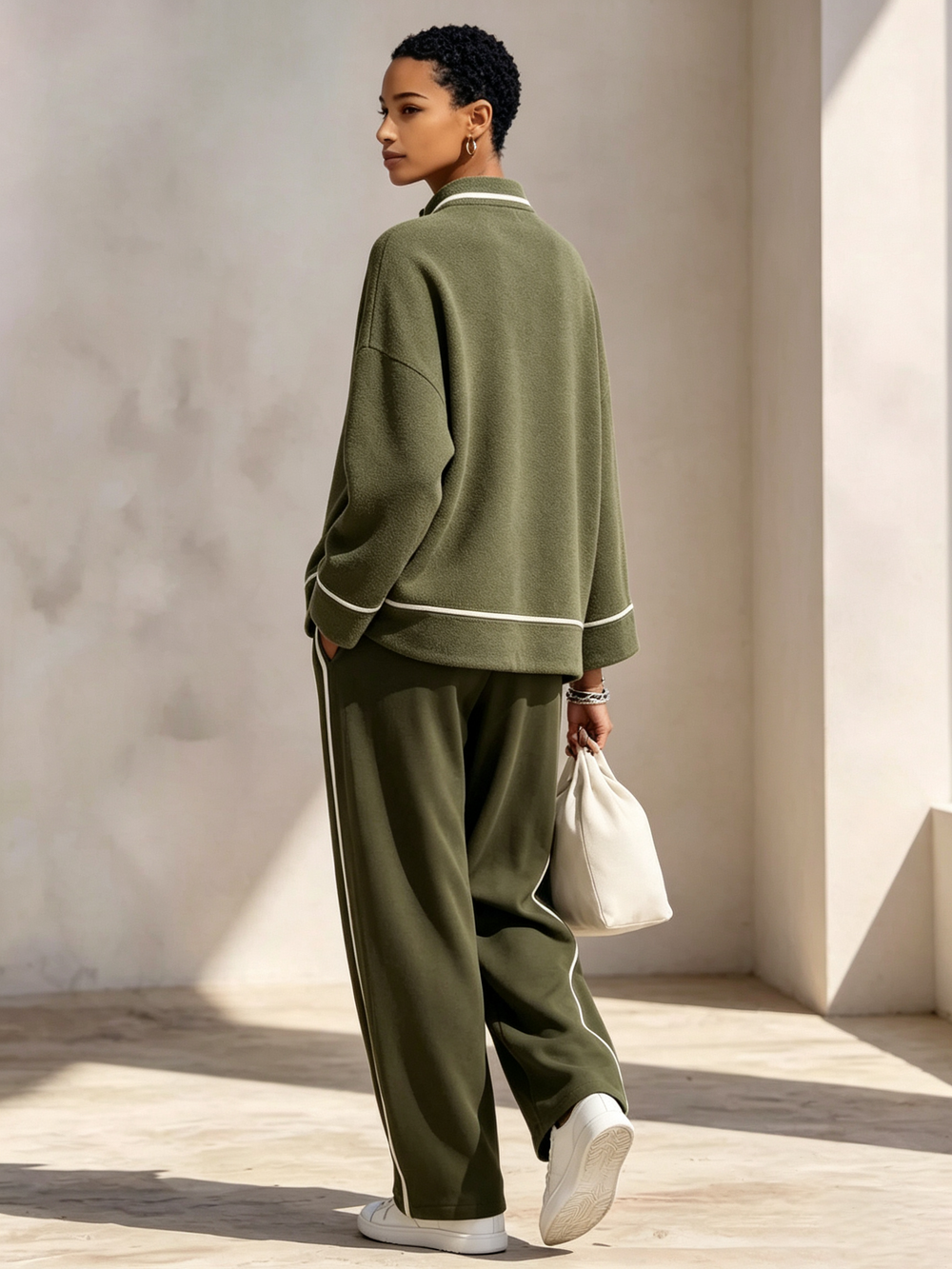 ORTISEI - Completo Loungewear Verde Oliva con Bordo Bianco