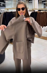 BURCEI - Completo con giacca corta zip e pantaloni ampi