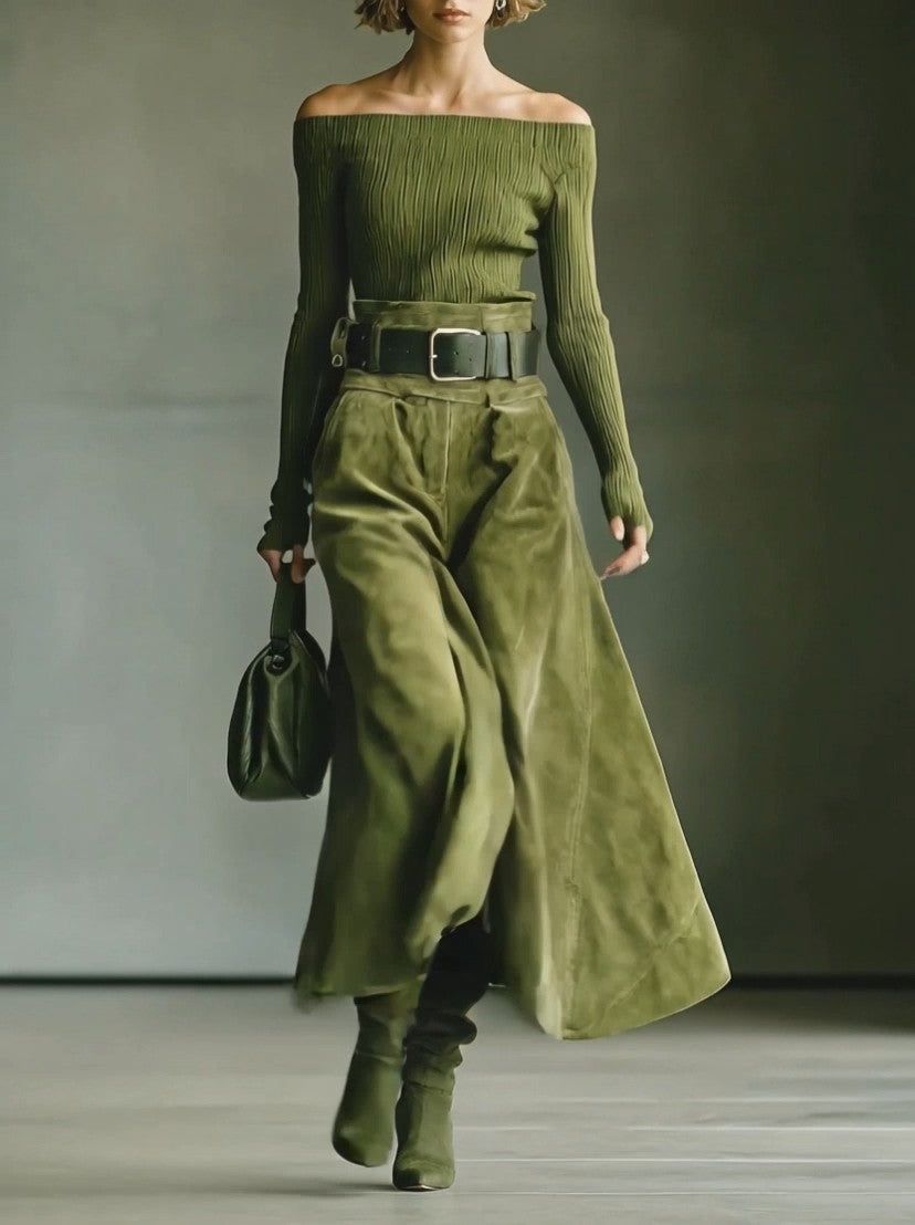GIULIA - Completo verde oliva con top scivolato e gonna suede — SHOT 1