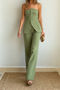 GIULIA - Completo due pezzi verde con bottoni e design senza spalline — SHOT 2