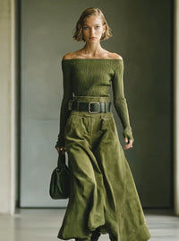 GIULIA - Completo verde oliva con top scivolato e gonna suede — SHOT 3